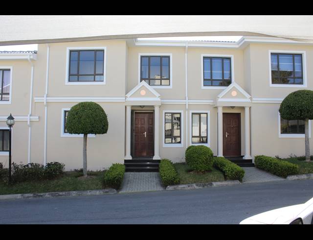 3 BEDROOM DUPLEX FOR SALE IN HALFWAY GARDENS